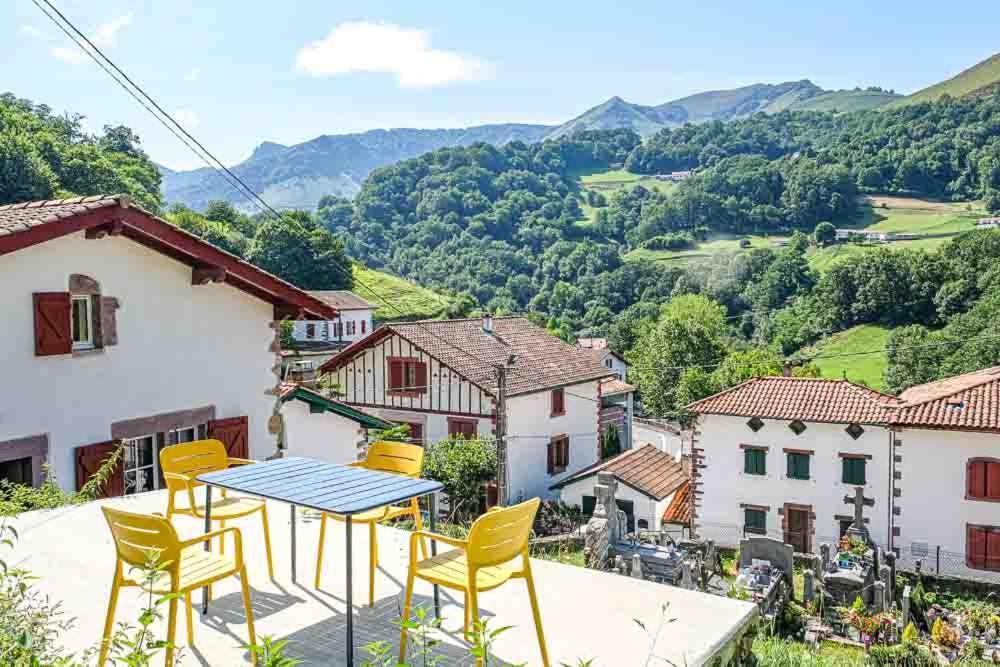 Logis Hotel Erreguina Banca Extérieur photo