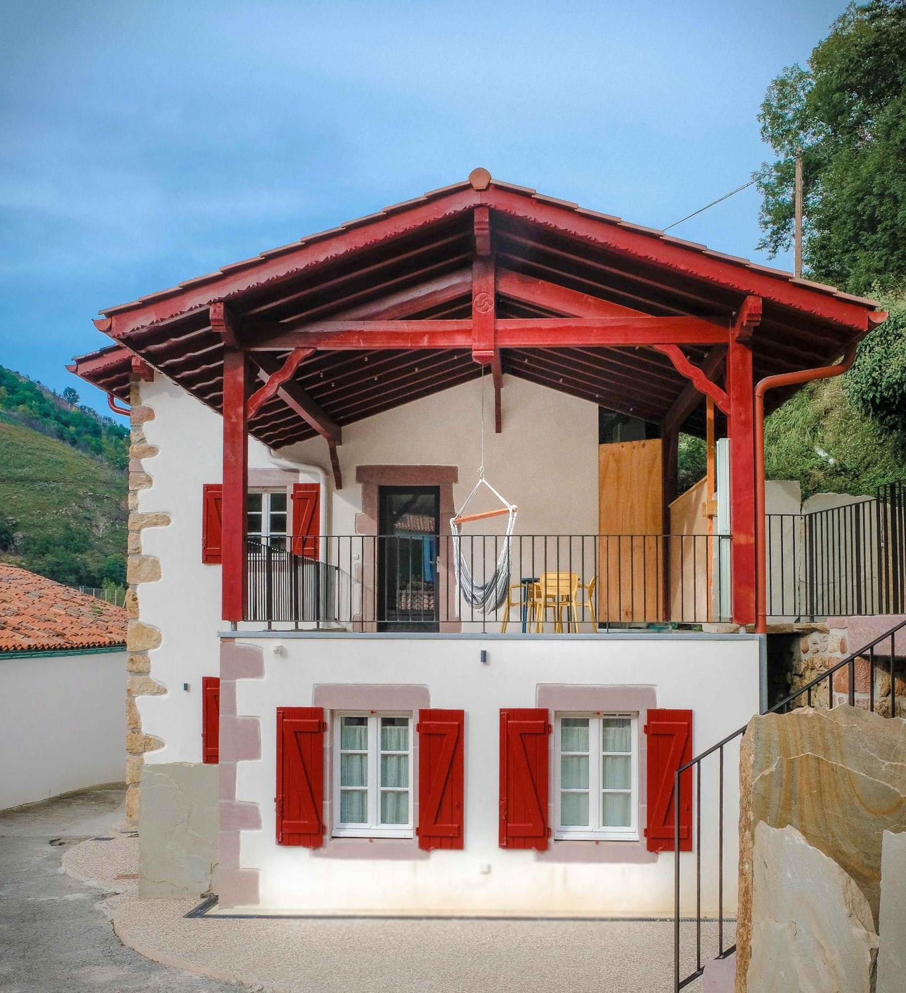 Logis Hotel Erreguina Banca Extérieur photo