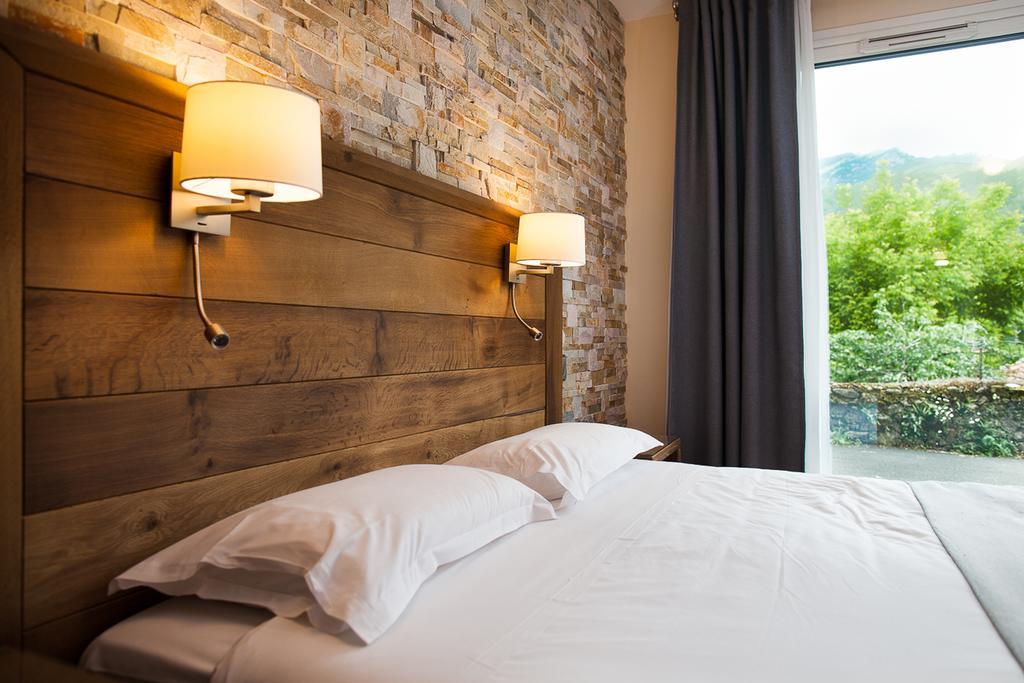 Logis Hotel Erreguina Banca Extérieur photo